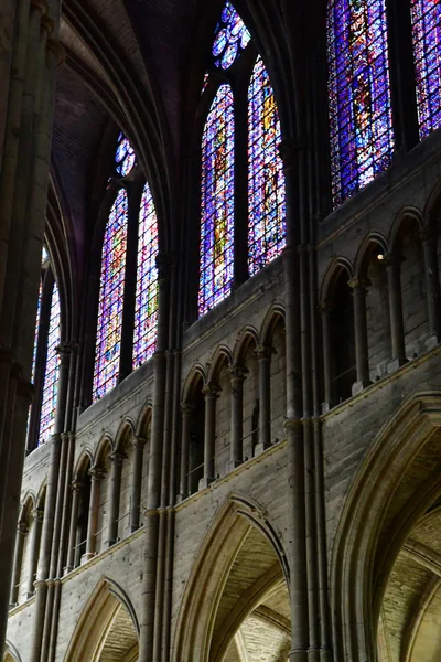 兰斯，法国-2016 年 7 月 25 日︰ 巴黎圣母院大教堂 — 图库照片