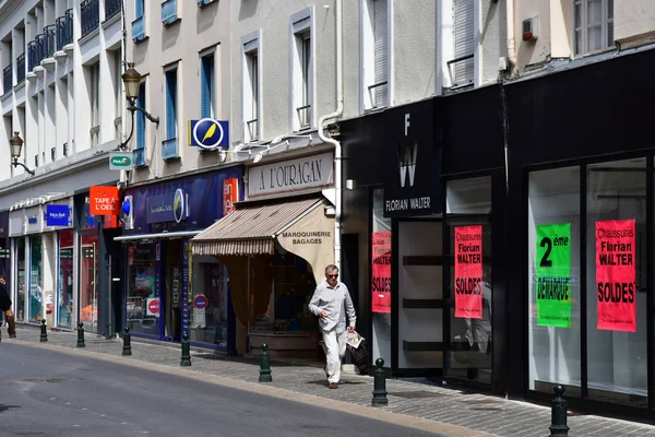 Epernay, Francia - 26 luglio 2016: pittoresca città d'estate — Foto Stock