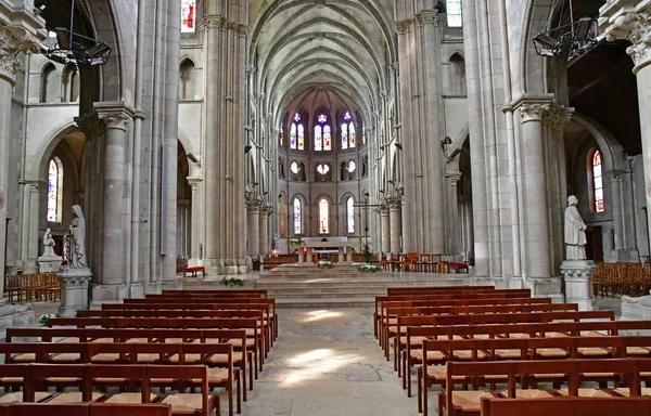 Epernay, França - 26 de julho de 2016: Igreja de Notre Dame — Fotografia de Stock