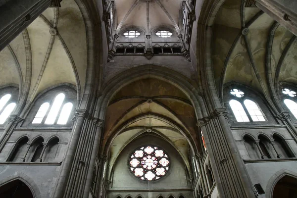 Épernay, France - 26 lipca 2016: Notre Dame church — Zdjęcie stockowe