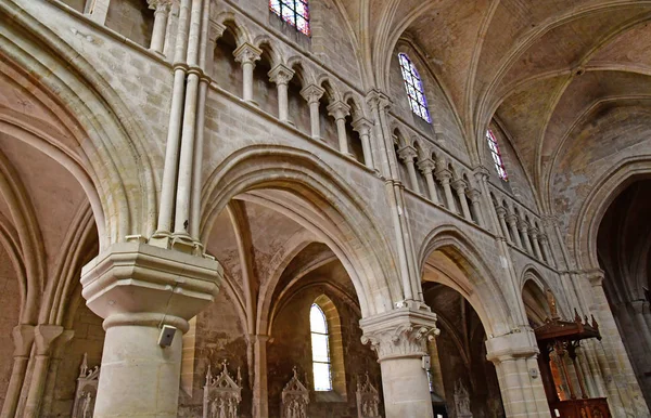 Auvers sur Oise, França - 14 de agosto de 2016: Notre Dame de l Asso — Fotografia de Stock