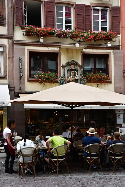 Estrasburgo, Francia - 22 de julio de 2016: el pintoresco centro de la ciudad —  Fotos de Stock