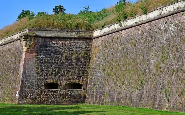 Neuf Brisach, França - 23 de julho de 2016: fortificação no verão — Fotografia de Stock