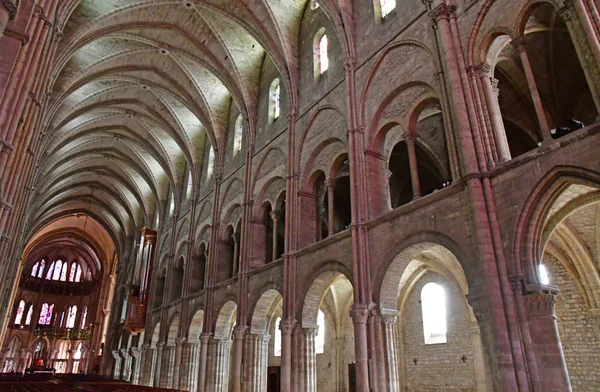 Reims, Frankrijk - 26 juli-2016: Basiliek van Saint Remi — Stockfoto