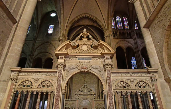 Reims, France - 26 juillet 2016 : Basilique Saint Rémi — Photo