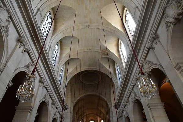 Versalles, Francia - 13 de agosto de 2016: Catedral de San Luis — Foto de Stock