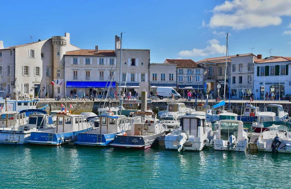 Saint Martin de Re, Francia - 25 de septiembre de 2016: pintoresco vil — Foto de Stock