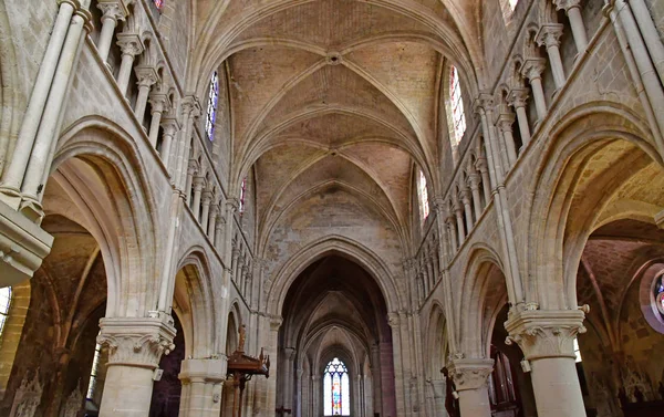 Auvers sur Oise , France - august 14 2016 : Notre Dame de l Asso — Stock fotografie