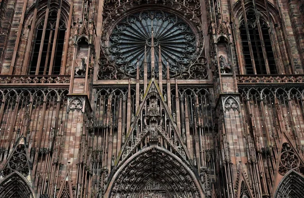 Strasbourg, France - july 22 2016 : Notre Dame cathedral — Stock Photo, Image