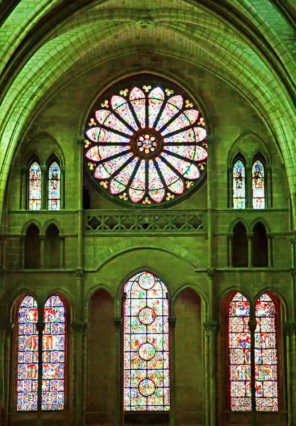 Reims, Francia - 26 de julio de 2016: Basílica de San Remi —  Fotos de Stock