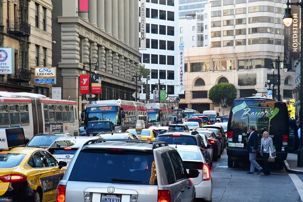 San Francisco; ABD - 13 Temmuz 2016: Şehir Merkezi — Stok fotoğraf