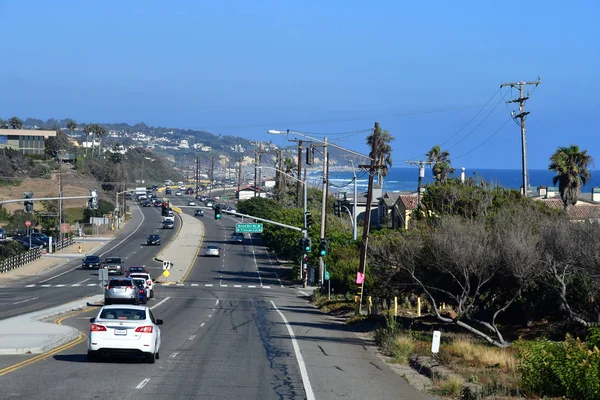 Malibu, California, USA - july 15 2016 : road between Malibu and — Stock Photo, Image