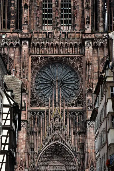 Strasbourg, Franciaország - július 22 2016: Notre Dame-katedrális — Stock Fotó