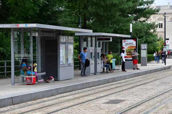 Reims, Francia - 25 luglio 2016: tram — Foto Stock