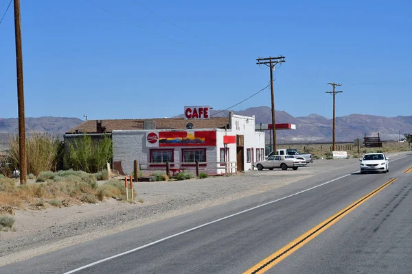 USA - 11. Juli 2016: Death-Valley-Nationalpark, der Weg nach Ba — Stockfoto