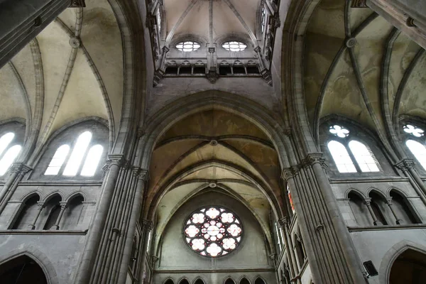 Epernay, Francia 26 de julio de 2016: Iglesia de Notre Dame — Foto de Stock