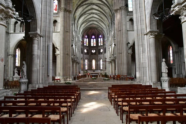 Epernay, Francia 26 de julio de 2016: Iglesia de Notre Dame —  Fotos de Stock