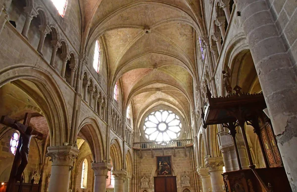 Auvers sur Oise , France - august 14 2016 : Notre Dame de l Asso — Φωτογραφία Αρχείου