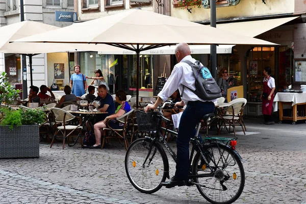 Strasbourg, Frankrijk - 22 juli-2016: het centrum van de pittoreske stad — Stockfoto