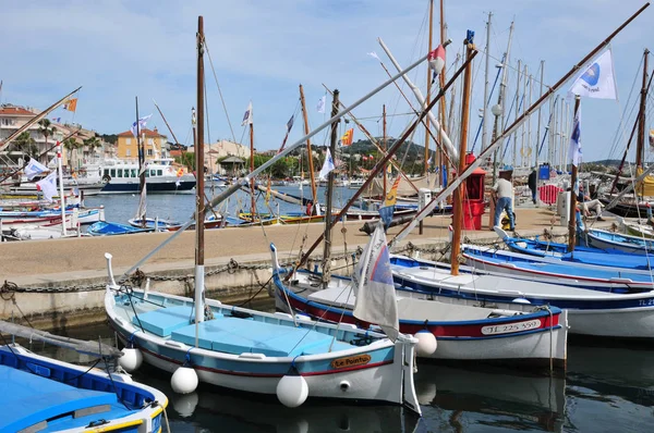 Sanary sur Mer, France - april 20 2016 : the picturesque city — Stock Photo, Image