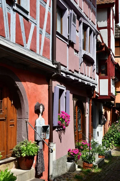 Eguisheim, France - 23 juillet 2016 : village historique en été — Photo