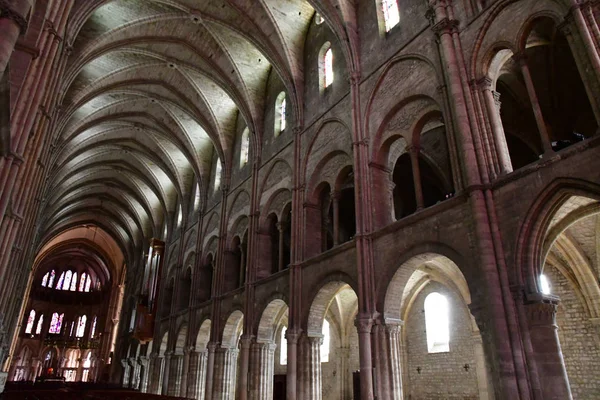 Reims, Frankrijk - 26 juli-2016: Basiliek van Saint Remi — Stockfoto