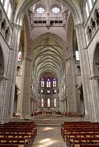 Épernay, France - 26 lipca 2016: Notre Dame church — Zdjęcie stockowe