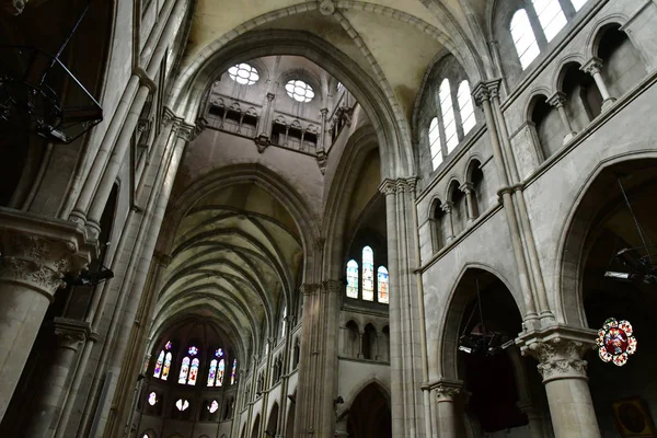 Épernay, France - 26 lipca 2016: Notre Dame church — Zdjęcie stockowe