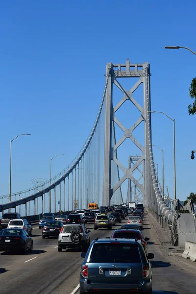 São Francisco; EUA - 13 de julho de 2016: ponte da baía — Fotografia de Stock