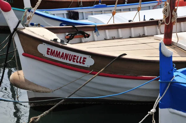 Sanary sur Mer, France - 20 апреля 2016 года: живописный город — стоковое фото