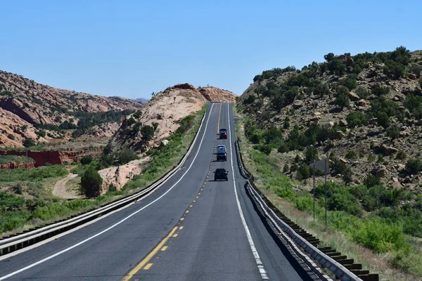 Arizona, EUA - 8 de julho de 2016: estrada entre Monument Valley e Fl — Fotografia de Stock