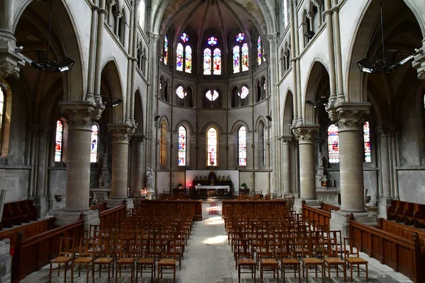 Épernay, France - 26 lipca 2016: Notre Dame church — Zdjęcie stockowe