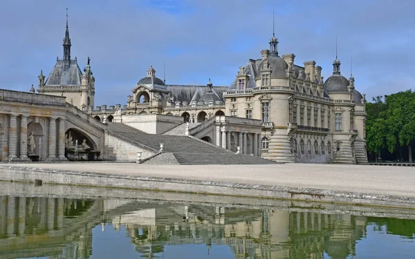 Chantilly, France - august 14 2016 : castle of Chantilly — Stock Photo, Image