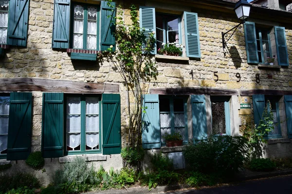 Auvers sur Oise, Frankrijk - augustus 14 2016: schilderachtig dorpje — Stockfoto