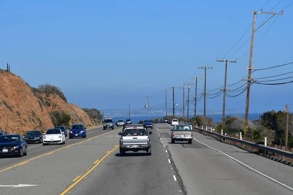 Malibu, California, USA - july 15 2016 : road between Malibu and — Stock Photo, Image