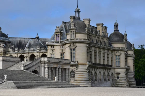Chantilly, Francia - 14 de agosto de 2016: castillo de Chantilly — Foto de Stock
