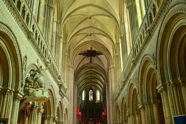 Bayeux; Fransa - 18 Temmuz 2017: tarihi katedral — Stok fotoğraf