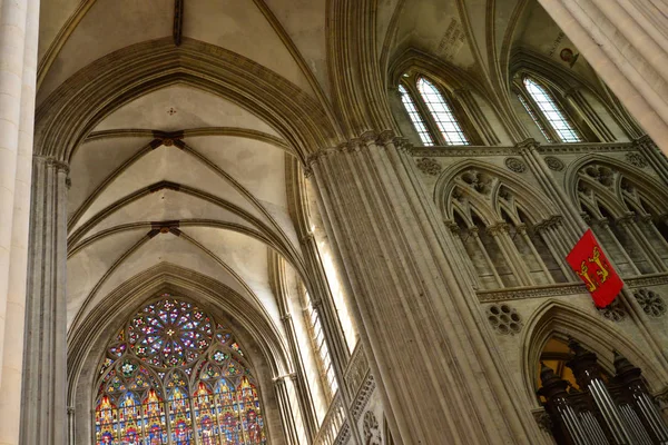 Bayeux; França - 18 de julho de 2017: catedral histórica — Fotografia de Stock