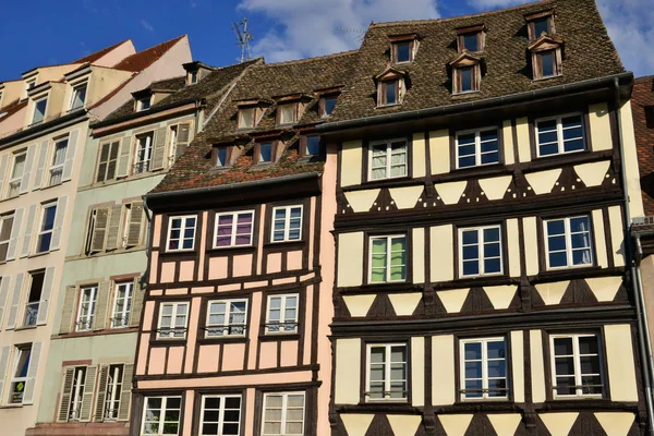 Strasbourg, Frankrike - juli 28 2017: pittoreska centrum i s — Stockfoto