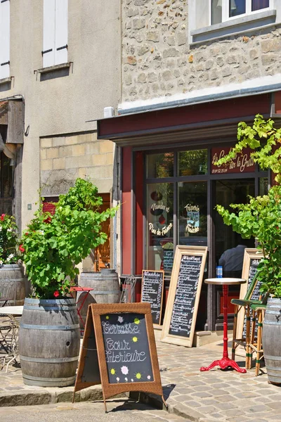 Barbizon, Francia - 21 de julio de 2017: pintoresco pueblo — Foto de Stock