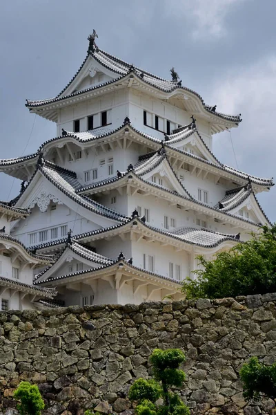 Himeji ; Japon - 7 août 2017 : château médiéval — Photo