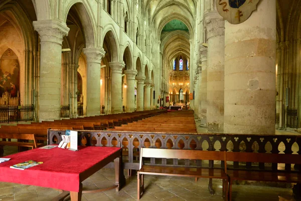 Lisieux; Francia - 17 de julio de 2017: Catedral de San Pedro —  Fotos de Stock