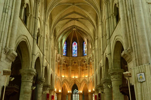 Lisieux; França - 17 de julho de 2017: Catedral de São Pedro — Fotografia de Stock