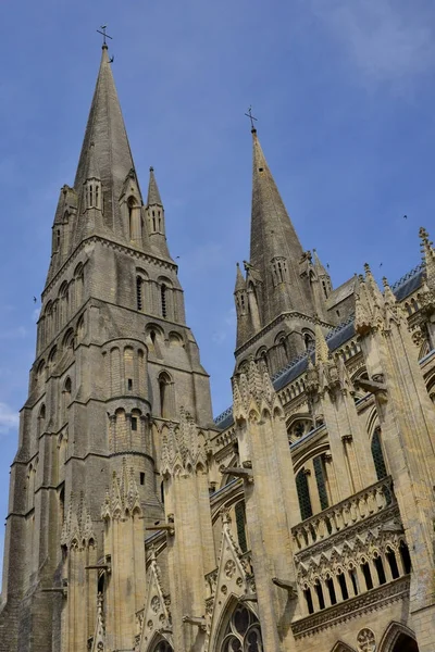 Bayeux; Francia - 18 de julio de 2017: catedral histórica —  Fotos de Stock