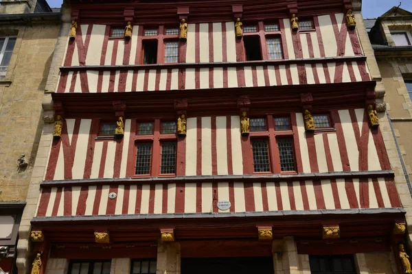 Bayeux; France - july 18 2017 : historical city center — Stock Photo, Image
