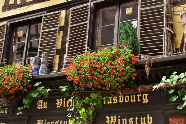 Strasbourg, Frankrijk - juli 28 2017: centrum van de pittoreske stad in s — Stockfoto