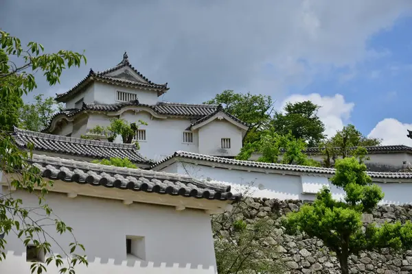 Himeji ; Japon - 7 août 2017 : château médiéval — Photo