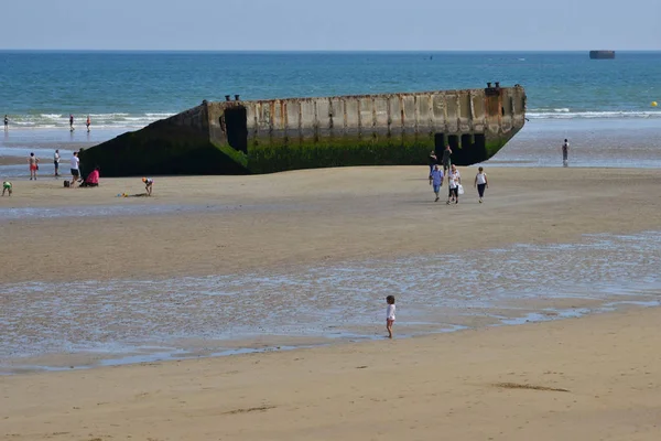 Arromanches; Fransa - 18 Temmuz 2017: tarihi kent — Stok fotoğraf