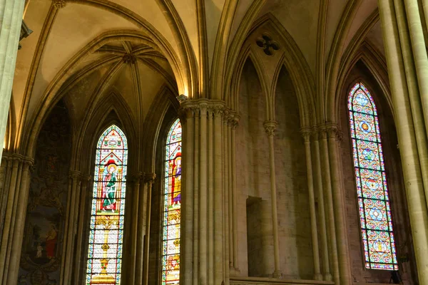 Bayeux; Fransa - 18 Temmuz 2017: tarihi katedral — Stok fotoğraf