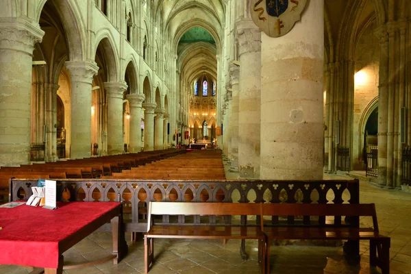 Lisieux; Francia - 17 de julio de 2017: Catedral de San Pedro —  Fotos de Stock